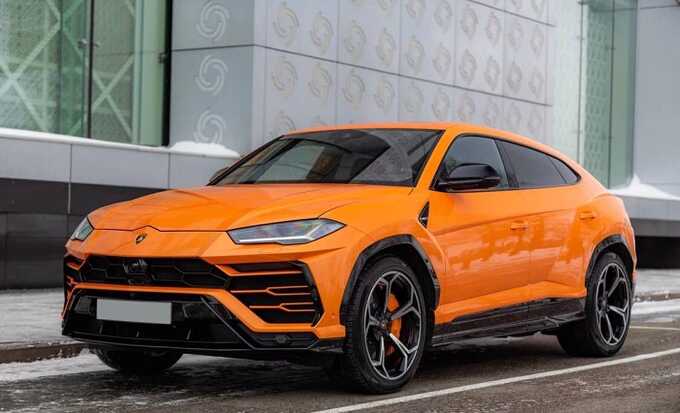    Lamborghini Urus  